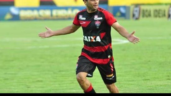 Imagem Maxi volta atacar direção do Vitória