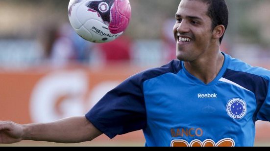 Imagem Em troca-troca com Cruzeiro, Palmeiras atravessa o Bahia e fica com atacante