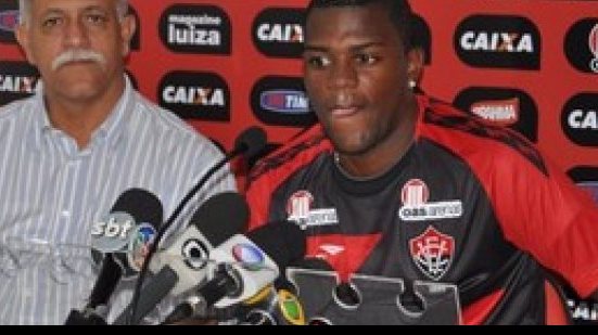 Imagem Volante que atuou no Vitória em 2013 é reforço da Ponte Preta