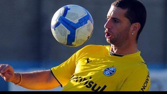 Imagem Pretendido pelo Bahia, ex-Barcelona está perto do Sport