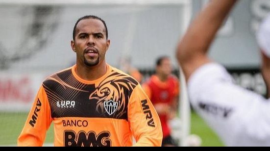 Imagem Flamengo quer tirar ex-atacante do Vitória do Atlético-MG