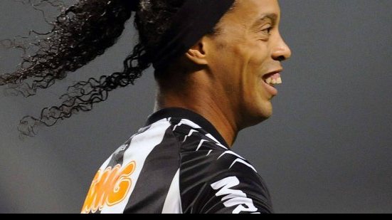 Imagem Jornais turcos já dão Ronaldinho como reforço certo para o Besiktas