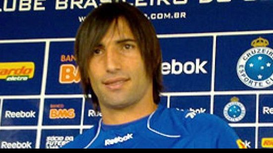 Imagem Bahia tenta contratar centroavante argentino