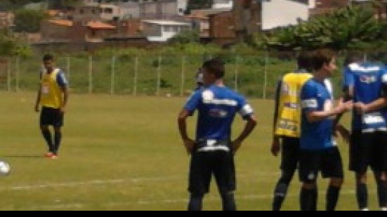 Imagem Sem Rafinha e Hélder, Marquinhos comanda coletivo