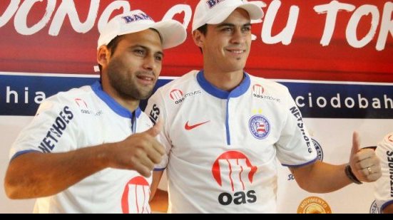 Imagem Com pompas de ídolo, Maxi Biancucchi veste a 7 do Bahia