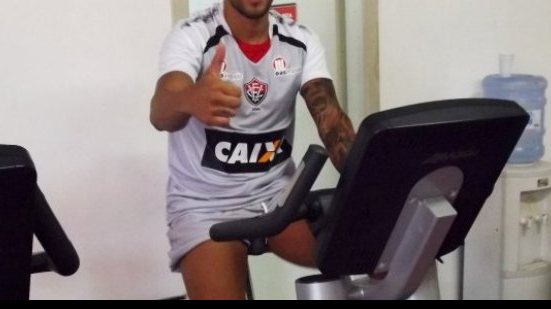 Imagem Zagueiro argentino será apresentado nesta terça pelo Vitória