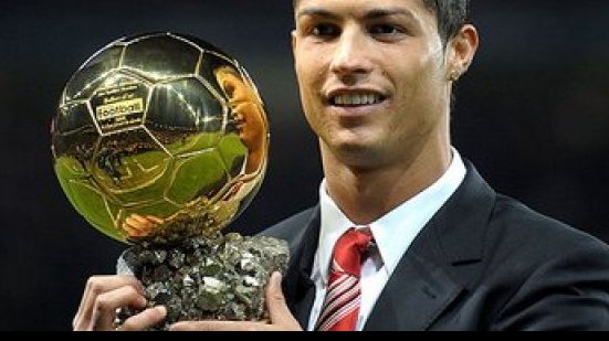 Imagem Cristiano Ronaldo é eleito melhor jogador do mundo