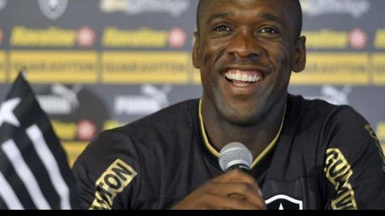 Imagem Seedorf anuncia aposentadoria para treinar o Milan