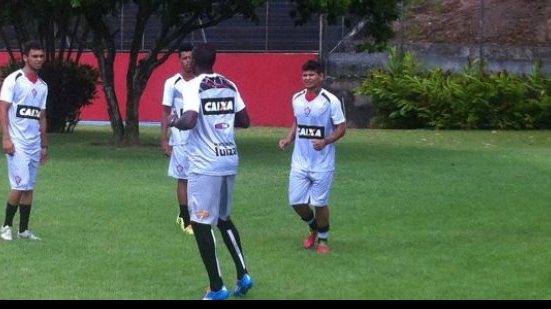 Imagem Três atletas da base do Vitória são incorporados ao time principal