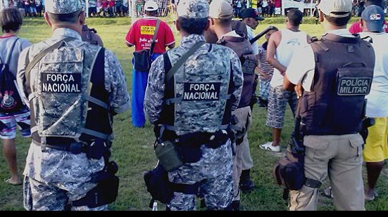 Imagem Força Nacional faz segurança irregular de jogo de futebol na Bahia