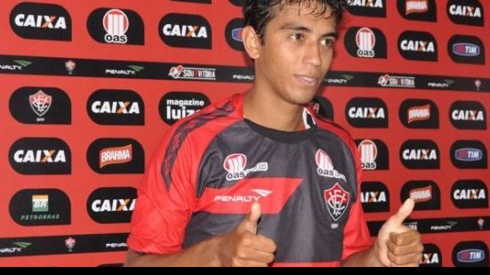 Imagem Lucas Zen é regularizado e está pronto para estreia no Vitória