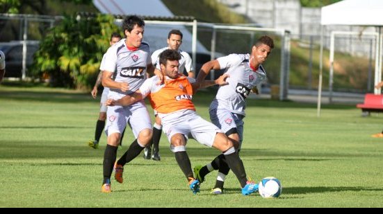 Imagem Ney Franco muda equipe titular, mas não confirma escalação para estreia