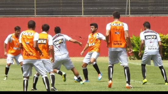Imagem Ney Franco relaciona 20 jogadores para primeiro jogo da temporada