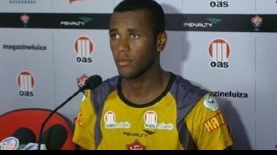 Imagem Willie quer aproveitar chance para virar titular no Vitória
