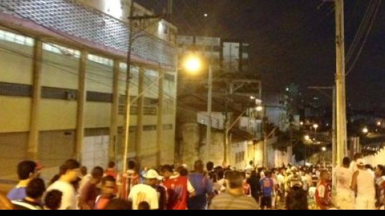 Imagem Problema na bilheteria deixa torcedores de fora do jogo do Bahia