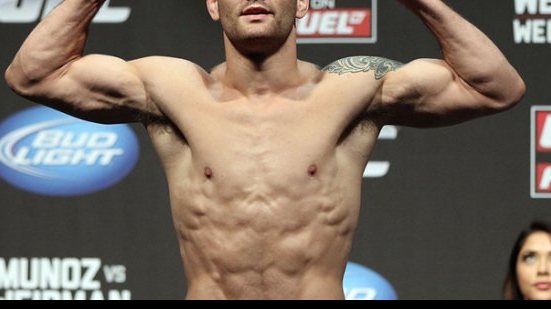 Imagem Chefão do UFC elogia carrasco de Anderson Silva