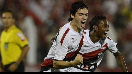 Imagem  Com gol no final, Vitória empata com o Sergipe