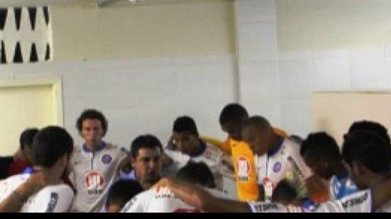 Imagem Com Rhayner poupado, Bahia divulga lista de relacionados