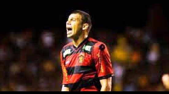 Imagem Ex-ídolo do Vitória faz promessa para marcar primeiro gol na temporada