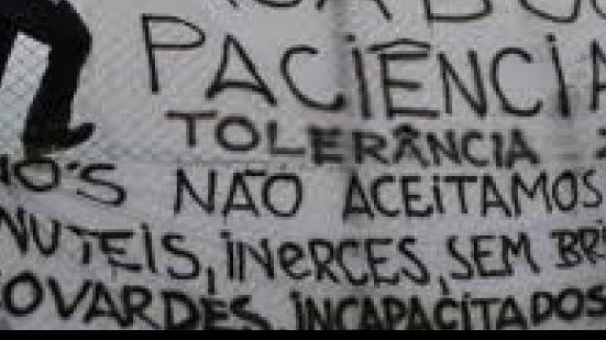 Imagem Torcida do Corinthians ameaça: “ou joga por amor ou joga por terror”