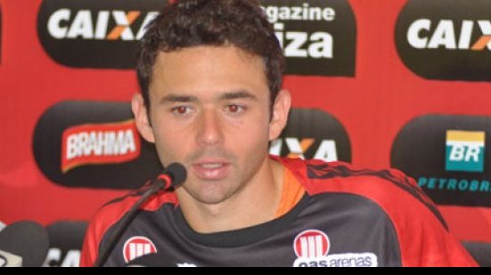 Imagem Após três gols, Juan comemora fase e agradece ao Vitória