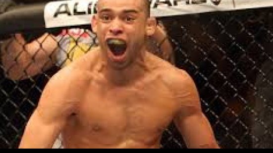 Imagem Brasileiros vencem e continuam com cinturões no UFC