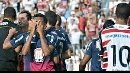 Imagem Bahia critica arbitragem através de rede social