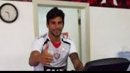 Imagem  Buscando dupla de zagueiros ideal, Ney Franco monta parceria nova