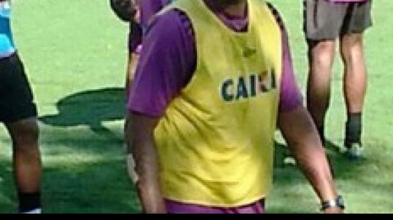 Imagem Imperador treina no Atlético-PR e ganha elogios do treinador