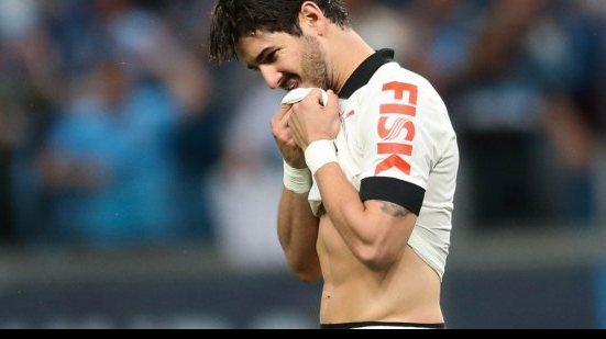 Imagem Jogadores do Corinthians contratam guarda-costas após invasão