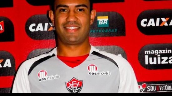 Imagem Após desistir do Vitória, zagueiro fecha com o América-MG