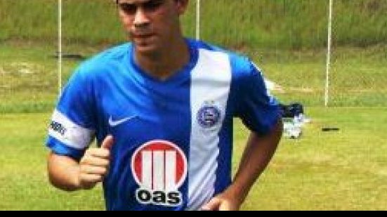 Imagem Regularizado, Emanuel Biancucchi marca em treino e vira opção