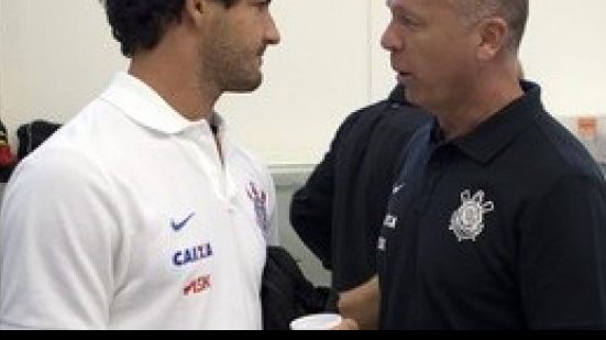 Imagem Empresário diz que Mano não queria Pato no Timão