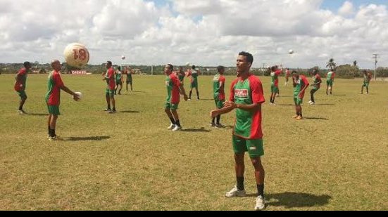 Imagem Fluminense de Feira encara o sub-18 do Bahia