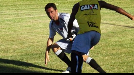 Imagem Sem Escudero e com retorno de volante, Vitória treina de olho no Ceará
