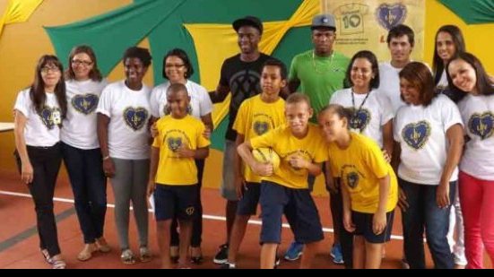 Imagem Solidariedade: jogadores do Vitória visitam a LBV