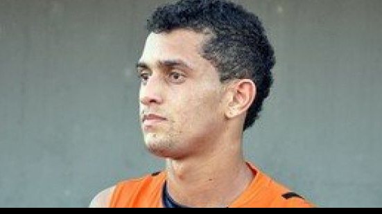 Imagem Meia do Vitória quer manter 100% de aproveitamento contra o Bahia