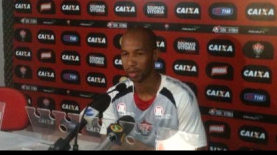 Imagem Dinei comenta sobre Maxi no Bahia e ausência de Escudero