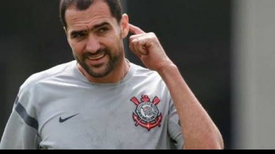 Imagem Após reunião com o Corinthians, Danilo fica longe do Vitória