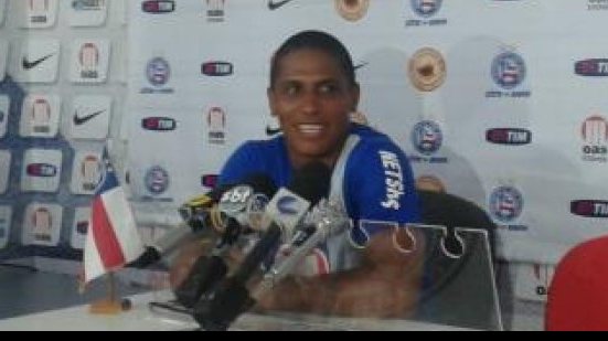 Imagem Uelliton é apresentado e evita o ex-clube: Meu ciclo no Vitória acabou
