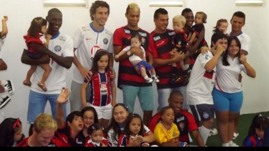 Imagem Jogadores da dupla BaVi se unem em prol da solidariedade