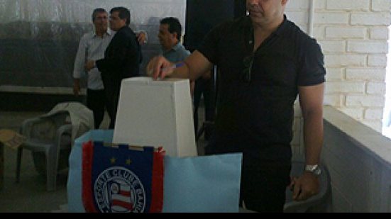 Imagem Agente de Ávine manda torcedor tomar naquele lugar no Twitter