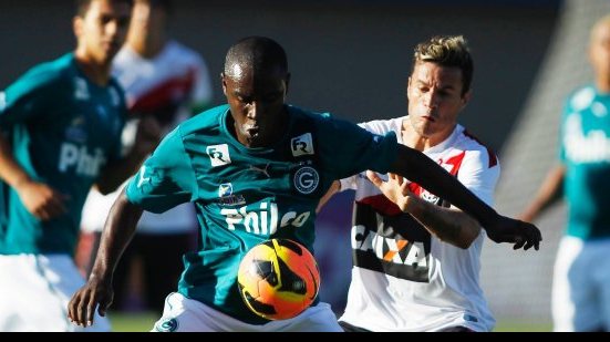 Imagem Vitória acerta contratação do meia Hugo