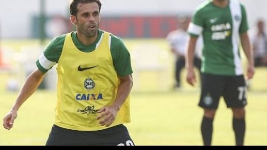 Imagem Lincoln: presidente do Coxa afirma que meia está em Salvador