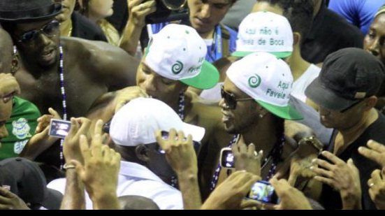 Imagem Com camarote em Salvador, R10 se reapresenta atrasado e será multado pelo Galo