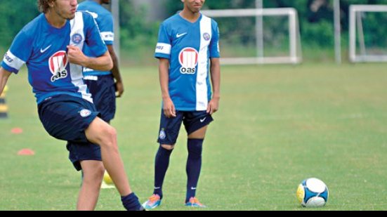 Imagem Galhardo promete ‘novo Bahia’ contra o Galícia