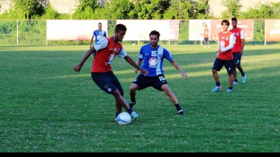 Imagem Com Lincoln em campo, reservas disputam coletivo no Bahia