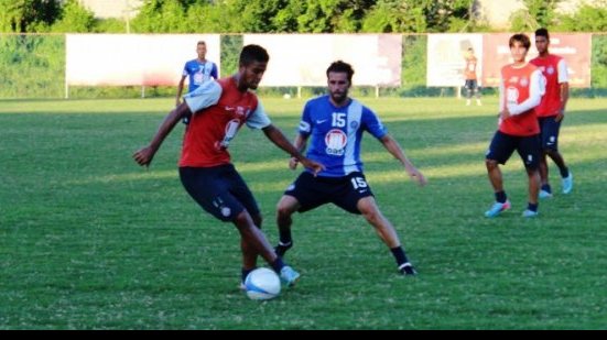 Imagem Lincoln marca em treino e já está pronto para estrear