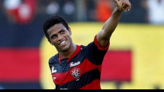 Imagem Caso Léo: Furacão acusa Falcão e cobra quase R$ 2 milhões