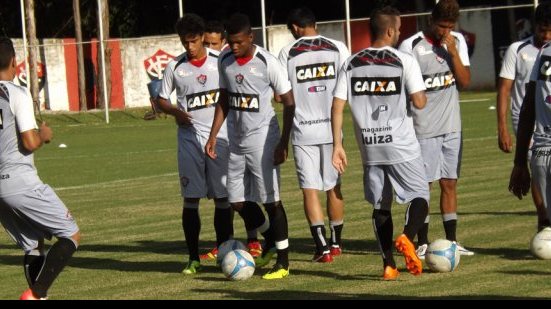 Imagem  Sem Juan e Mauri, Ney Franco comanda coletivo